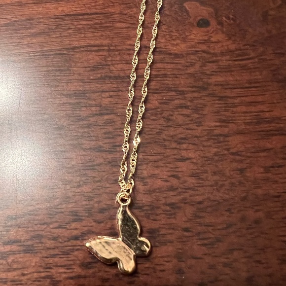 Adorable pink butterfly necklace on gold-toned delicate chain - Picture 6 of 6